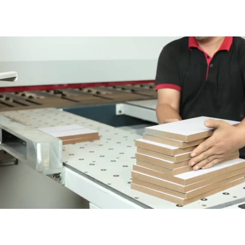 Sierra de mesa para máquinas de sierra de panel de ordenador de corte de tablero de madera MDF