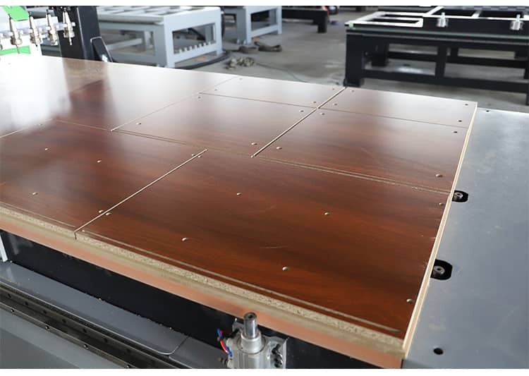 M&aacute;quina de fabricante de puertas del gabinete