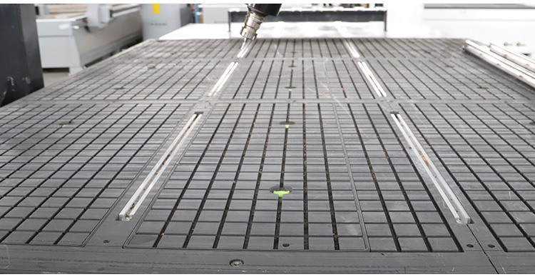 M&aacute;quina de tallado de madera de 4 ejes