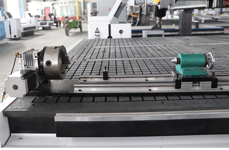 M&aacute;quina CNC de madera de 4 ejes