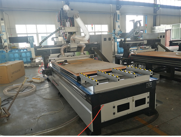 M&aacute;quina CNC de anidaci&oacute;n SCM