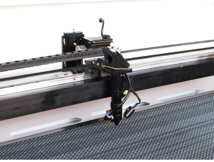 m&aacute;quina l&aacute;ser de CO2