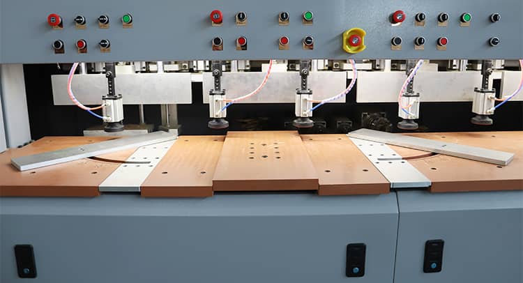 Aumento de la tabla y alimentaci&oacute;n asistida por regla