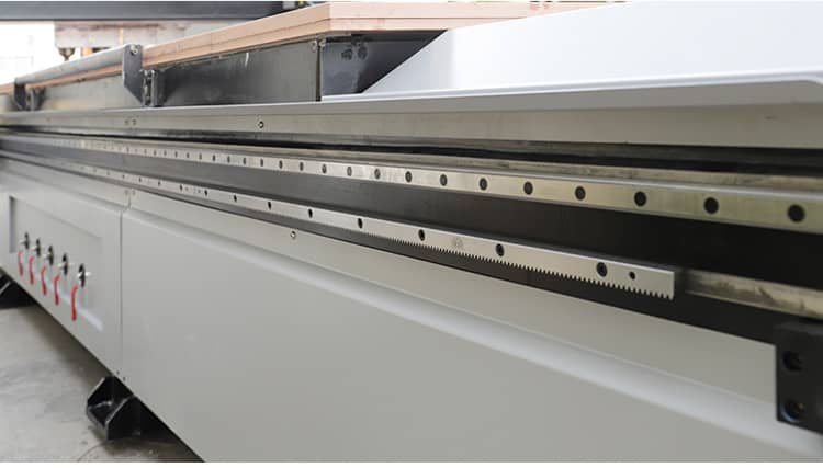 M&aacute;quina de corte de la placa MDF