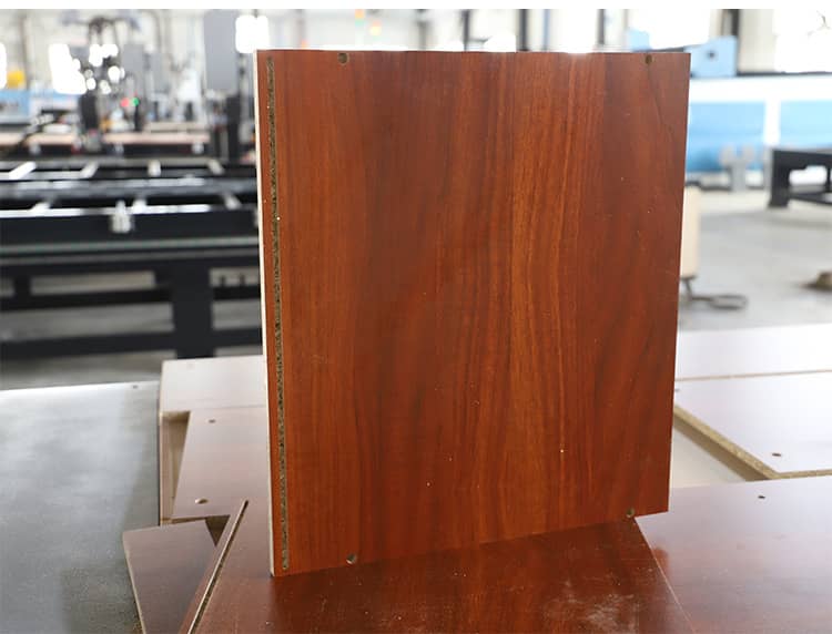 M&aacute;quina de corte de madera CNC en venta