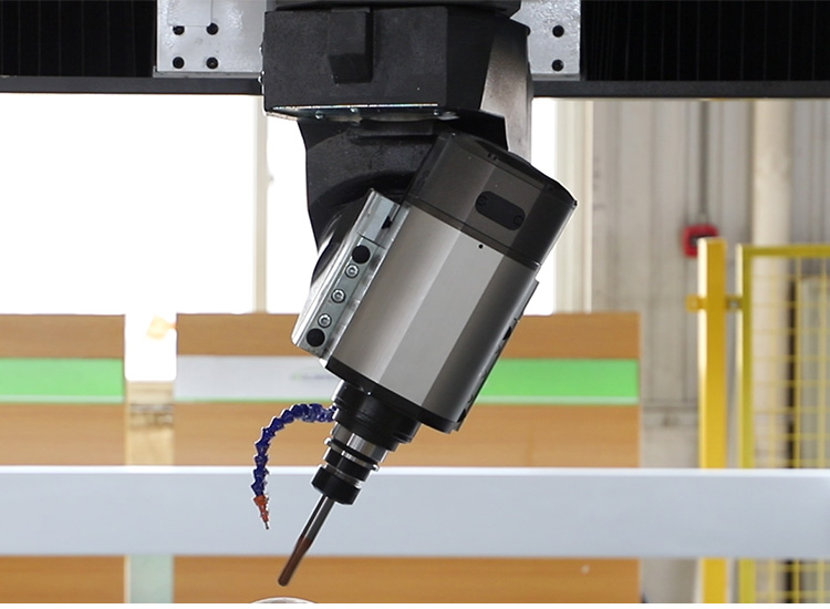 M&aacute;quina de enrutador CNC de 5 eje ATC