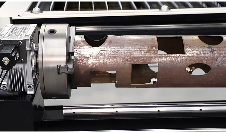 Cortador de plasma del eje rotativo montado