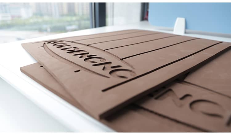 1 m&aacute;quina de corte en pl&aacute;stico