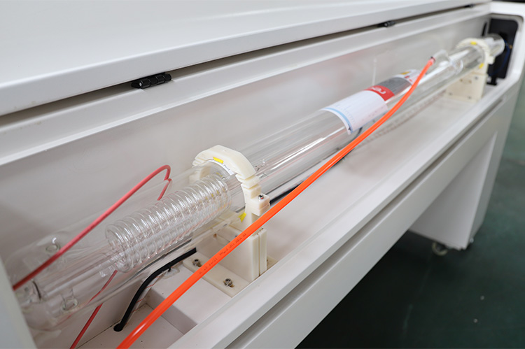 M&aacute;quina l&aacute;ser CO2 de alta calidad