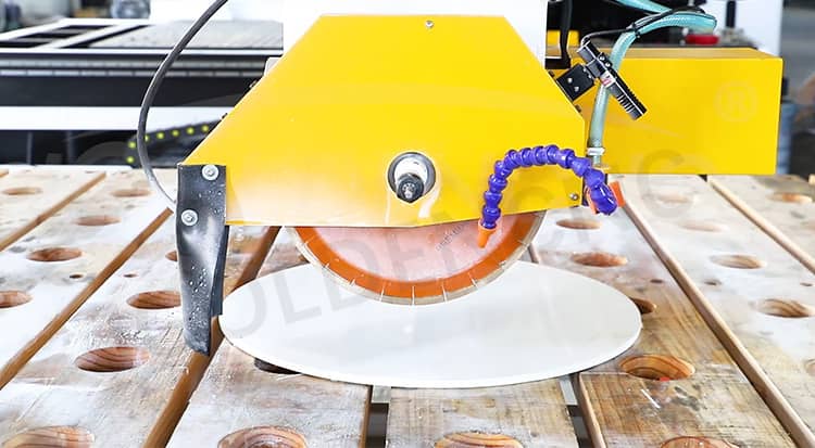 sierra autom&aacute;tica de puente