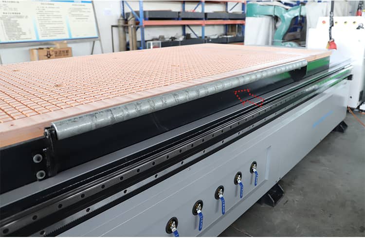 Rodillo de alimentaci&oacute;n para aumentar la velocidad de alimentaci&oacute;n.